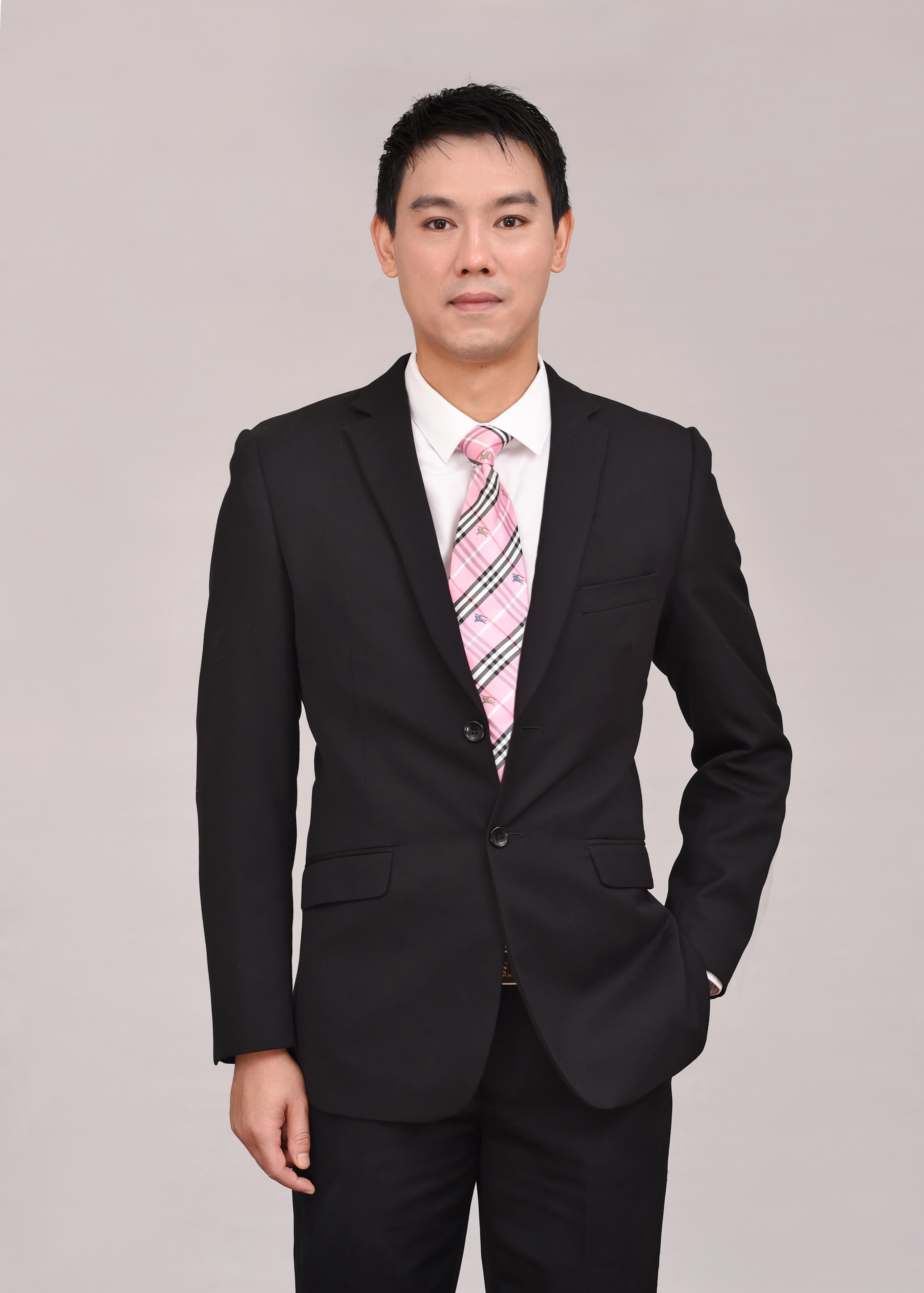 凌月青 灯光与摄影艺术负责人